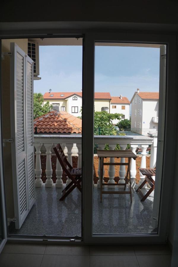 Mitra Apartments Малинска Экстерьер фото