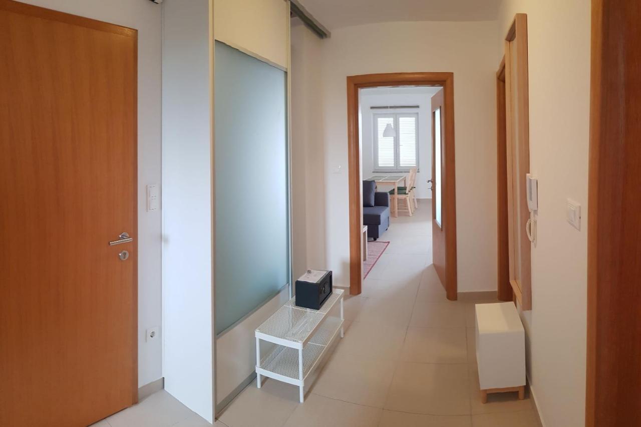Mitra Apartments Малинска Экстерьер фото
